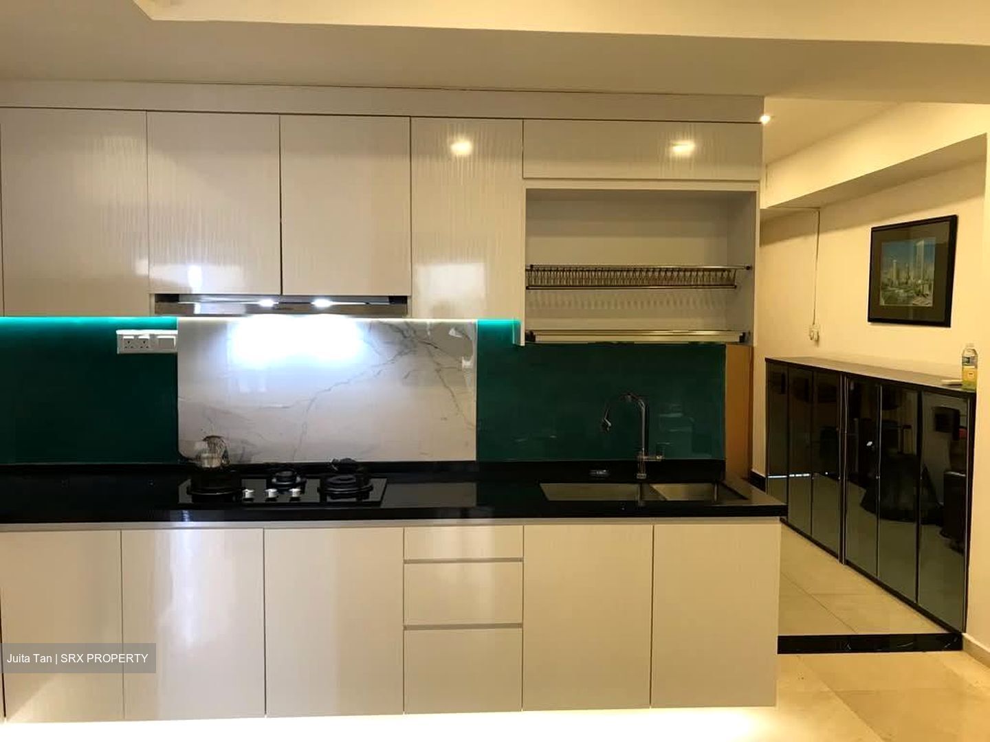 International Plaza (D2), Apartment #527620021